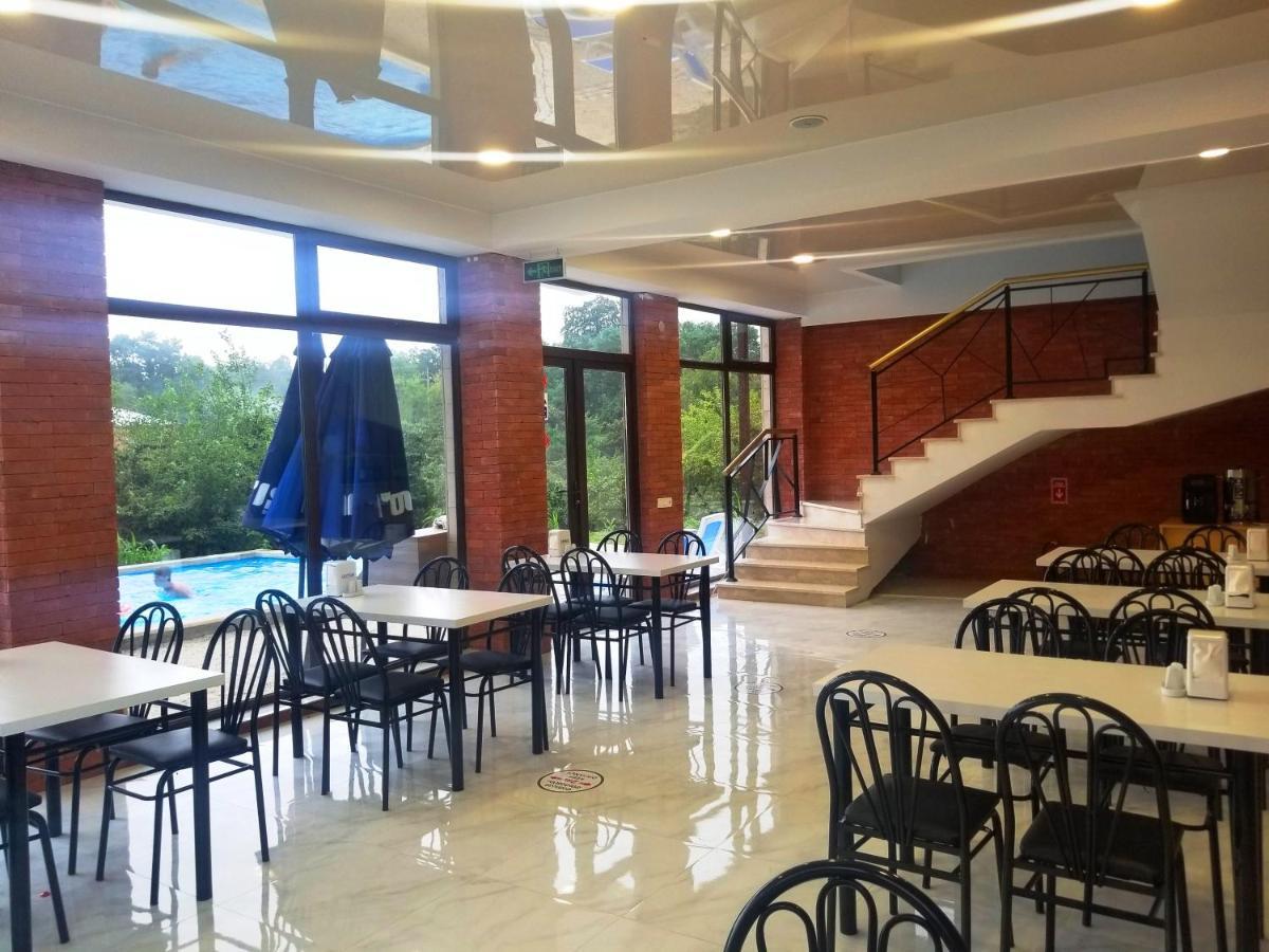 Vita Gardenia Hotel Tskaltubo ภายนอก รูปภาพ