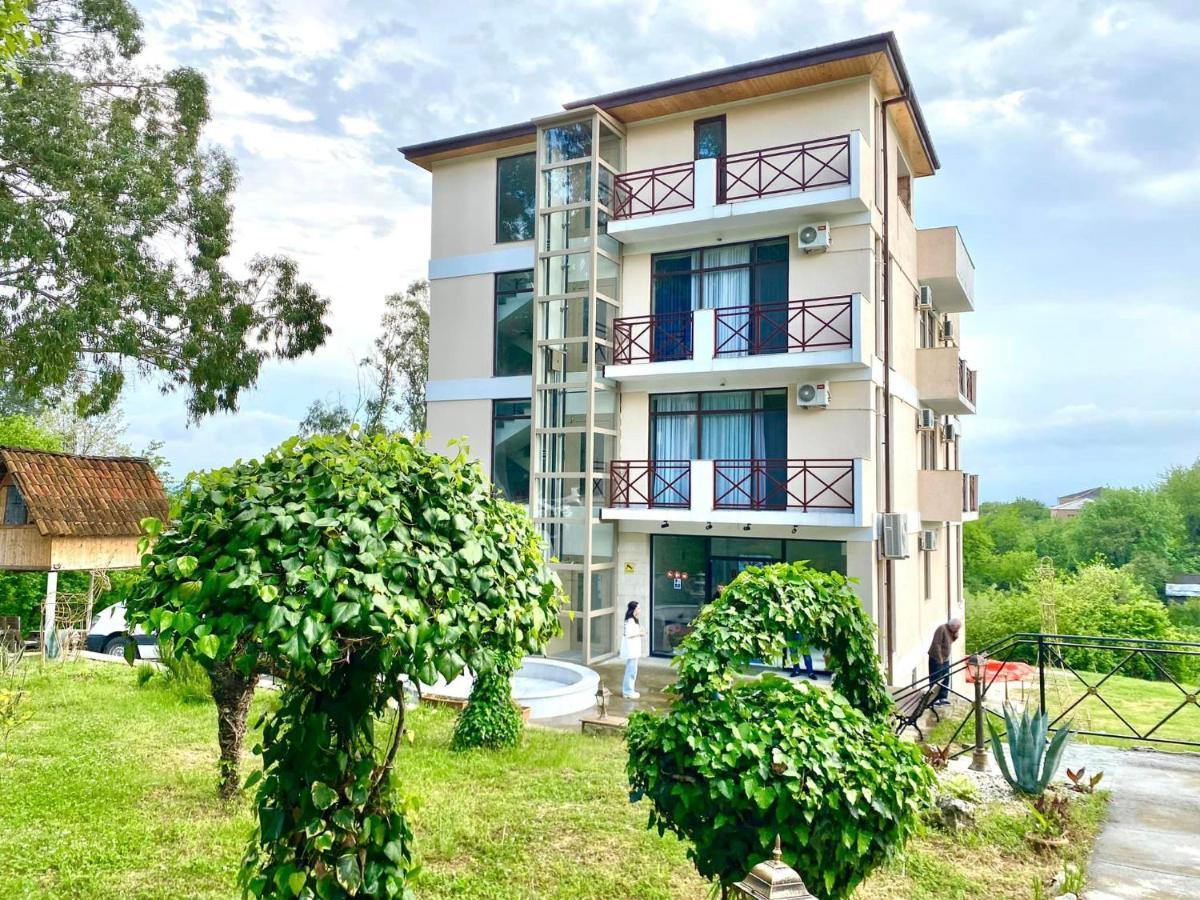 Vita Gardenia Hotel Tskaltubo ภายนอก รูปภาพ