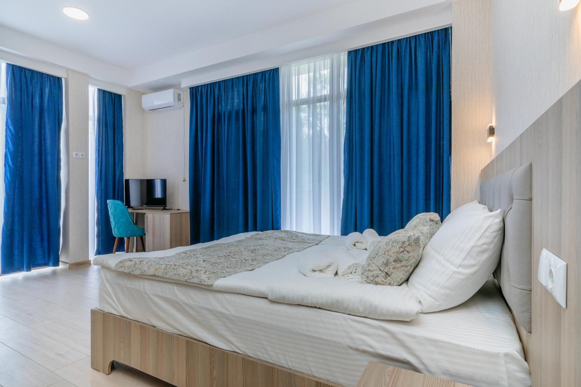 Vita Gardenia Hotel Tskaltubo ภายนอก รูปภาพ