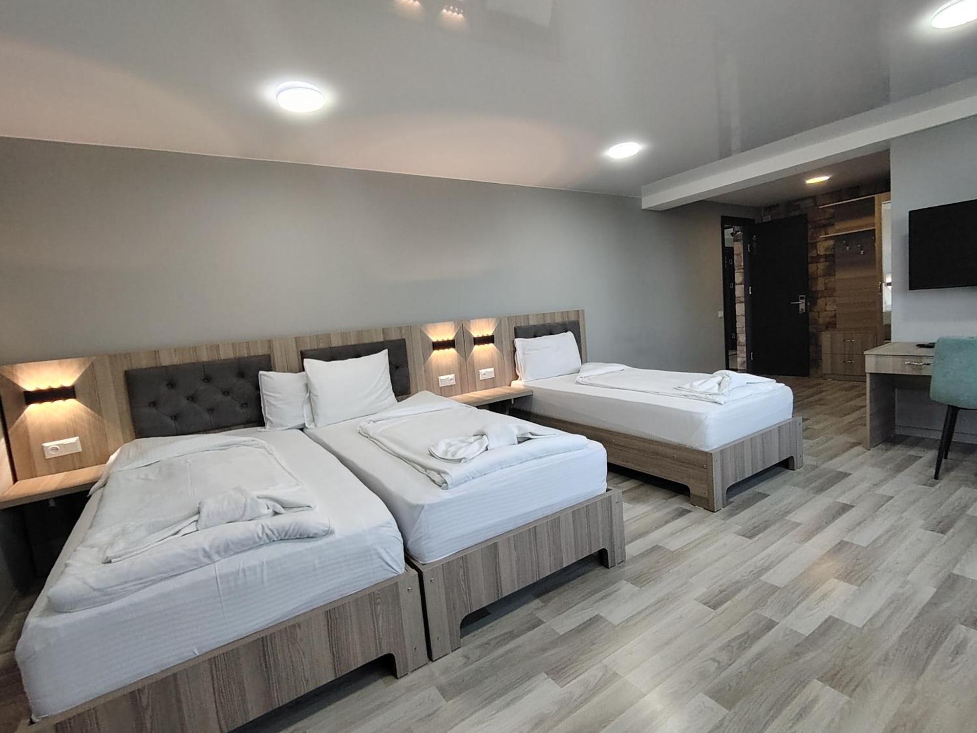 Vita Gardenia Hotel Tskaltubo ภายนอก รูปภาพ